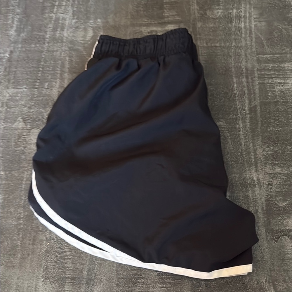 Nike Black Athletic Shorts Lightweight Moisture-Wicking - Picture 3 of 6